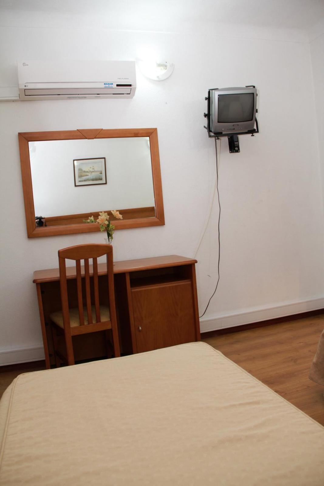 Residencial Parque Bed & Breakfast Celorico Da Beira Bagian luar foto